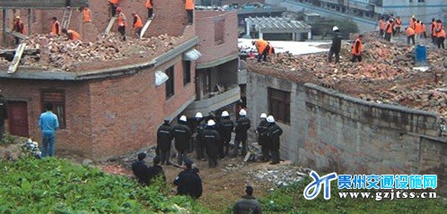 贵阳南明区拆除违法建筑为铁路项目清障