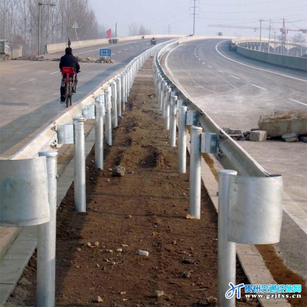 贵州高速公路护栏、波形护栏